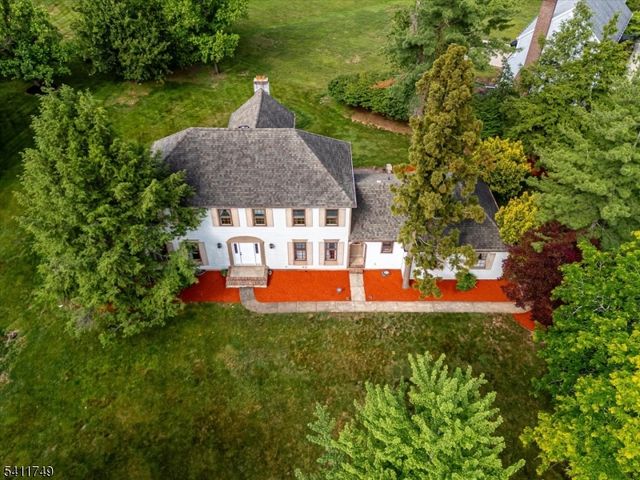 19 Arrowhead Dr, Branchburg Twp., NJ 08853