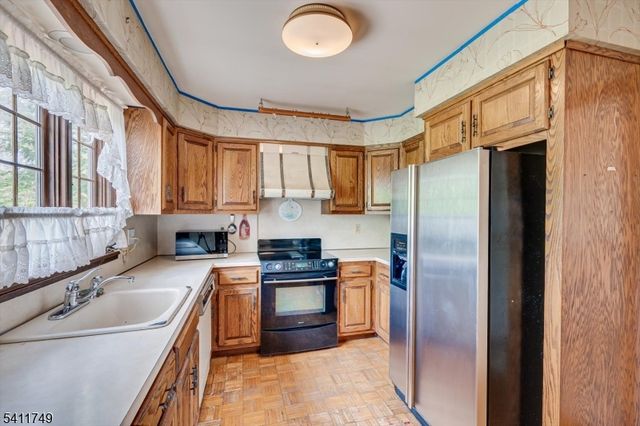 19 Arrowhead Dr, Branchburg Twp., NJ 08853