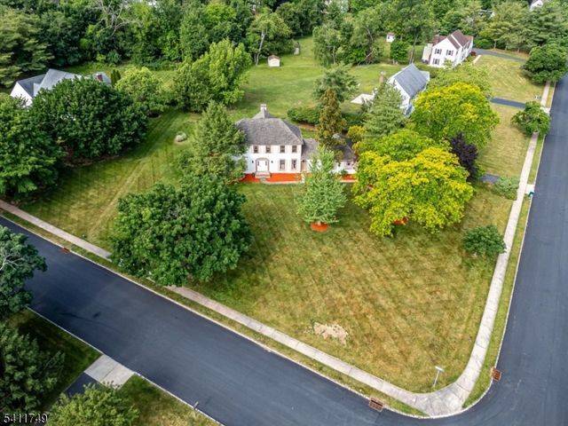 19 Arrowhead Dr, Branchburg Twp., NJ 08853