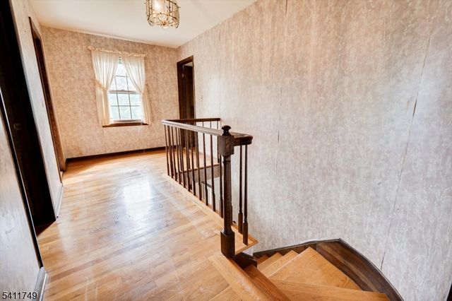19 Arrowhead Dr, Branchburg Twp., NJ 08853