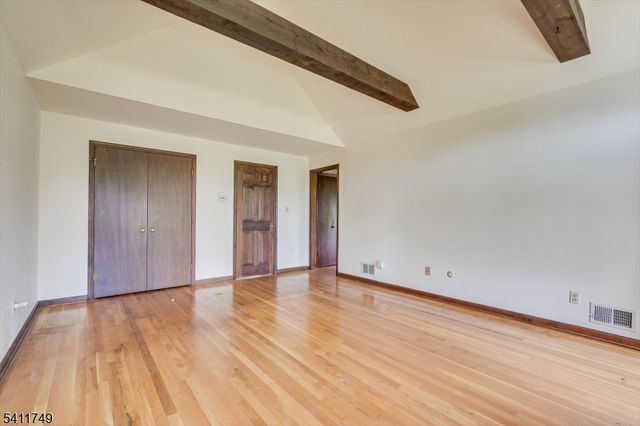 19 Arrowhead Dr, Branchburg Twp., NJ 08853