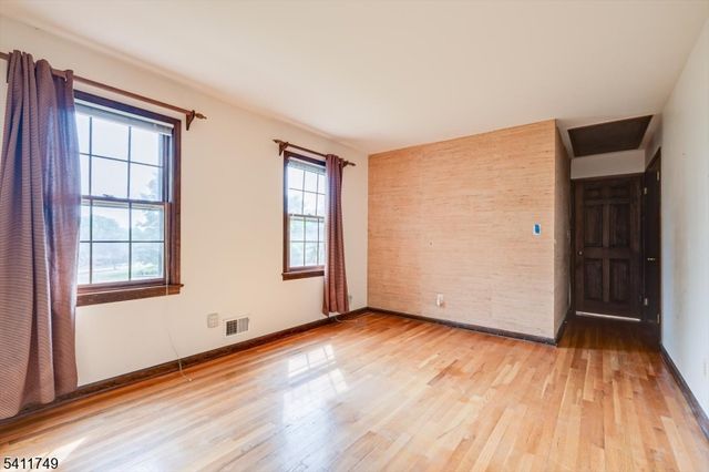 19 Arrowhead Dr, Branchburg Twp., NJ 08853