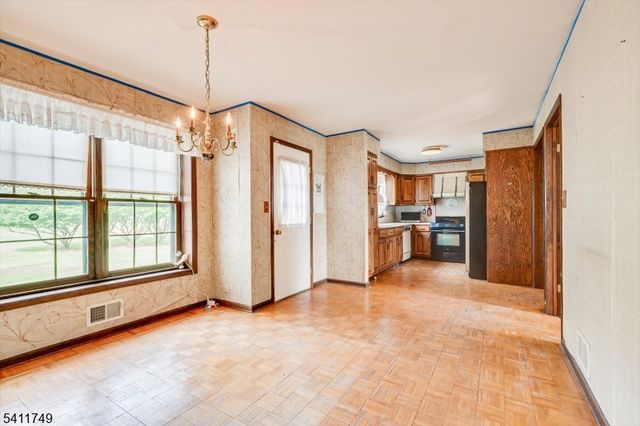 19 Arrowhead Dr, Branchburg Twp., NJ 08853