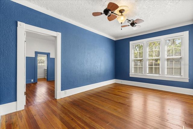 57 S TROWELL AVENUE, Umatilla, FL 32784