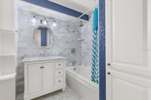 57 S TROWELL AVENUE, Umatilla, FL 32784