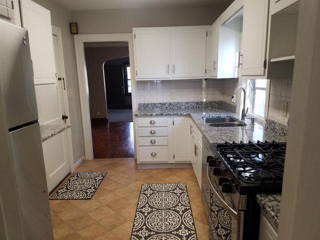 1264 Selby Avenue, Saint Paul, MN 55104