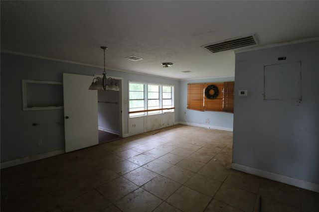 618 Azalea Drive, La Marque, TX 77568