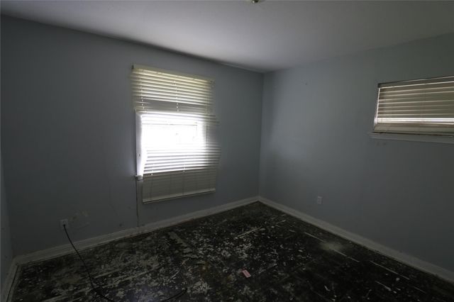 618 Azalea Drive, La Marque, TX 77568