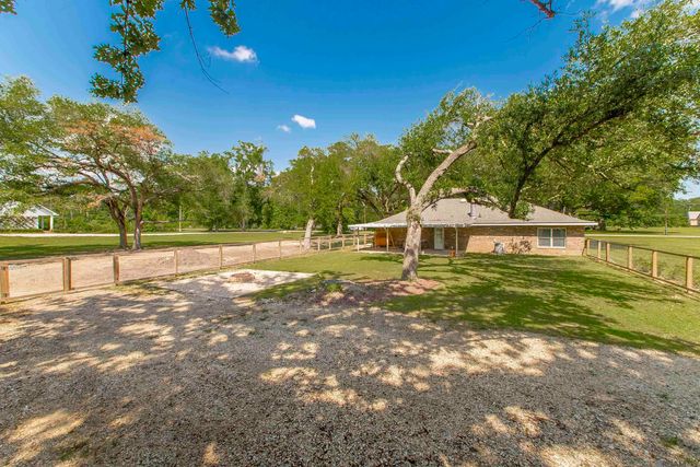 25735 Oak Alley, Holden, LA 70744