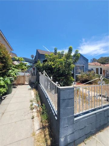 1532 Carmona, Los Angeles, CA 90019