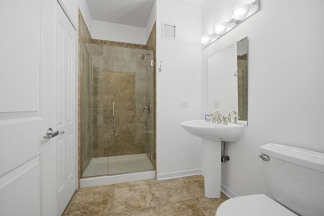 757 N Orleans Street 1012, Chicago, IL 60654
