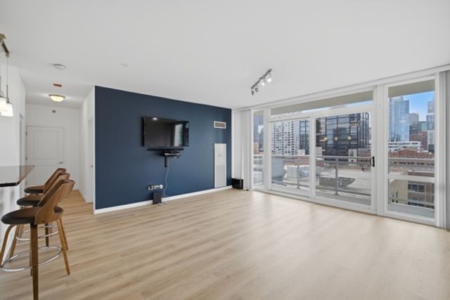 757 N Orleans Street 1012, Chicago, IL 60654