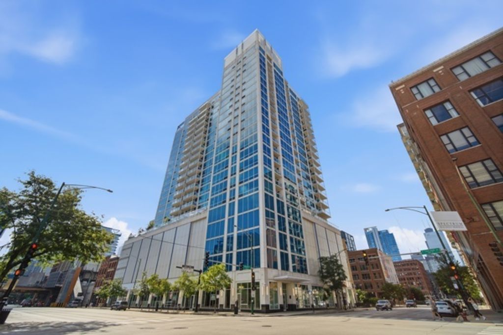 757 N Orleans Street 1012, Chicago, IL 60654
