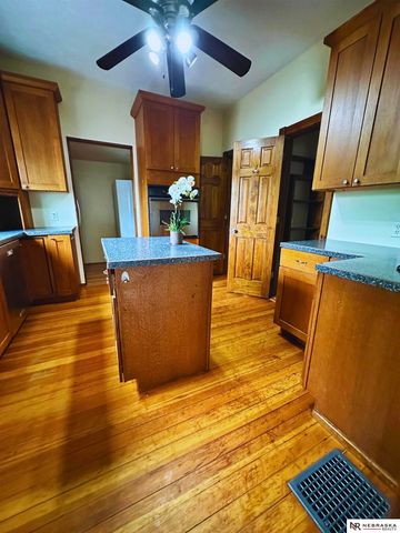 225 N 32nd Street, Lincoln, NE 68503