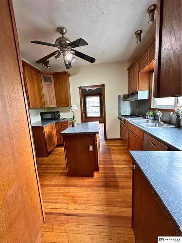 225 N 32nd Street, Lincoln, NE 68503
