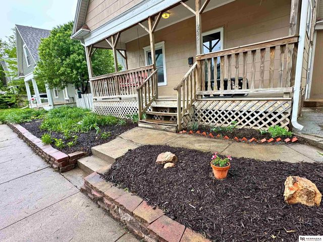 225 N 32nd Street, Lincoln, NE 68503