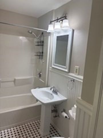 41 Richmond Ave 1, Worcester, MA 01602