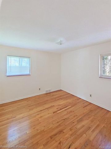 17431 Beech Daly Road, Redford, MI 48240