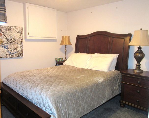 6680 Nez Perce Drive, Chanhassen, MN 55317