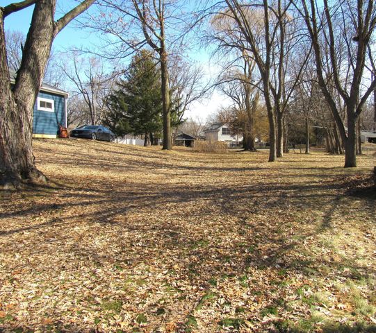 6680 Nez Perce Drive, Chanhassen, MN 55317