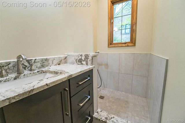 21734 Beauford Lane, Farmington Hills, MI 48167