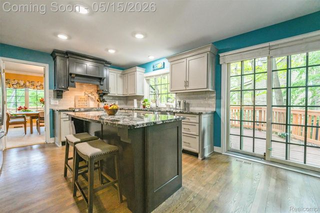 21734 Beauford Lane, Farmington Hills, MI 48167
