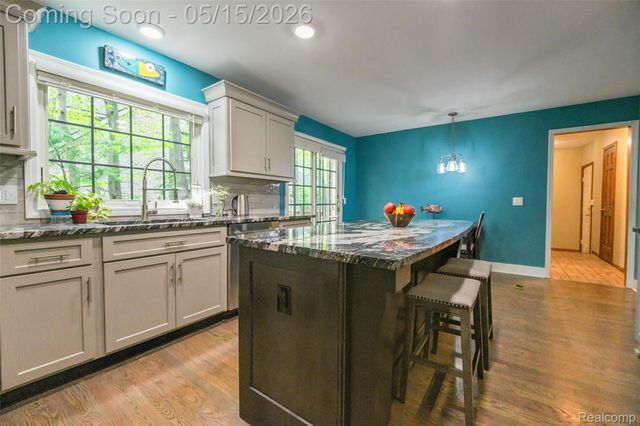 21734 Beauford Lane, Farmington Hills, MI 48167