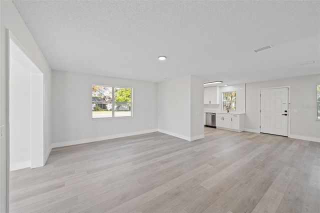 843 BOLIVAR STREET, Lady Lake, FL 32159