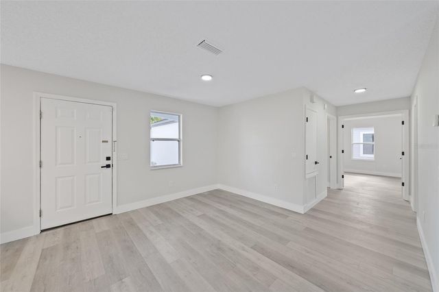 843 BOLIVAR STREET, Lady Lake, FL 32159