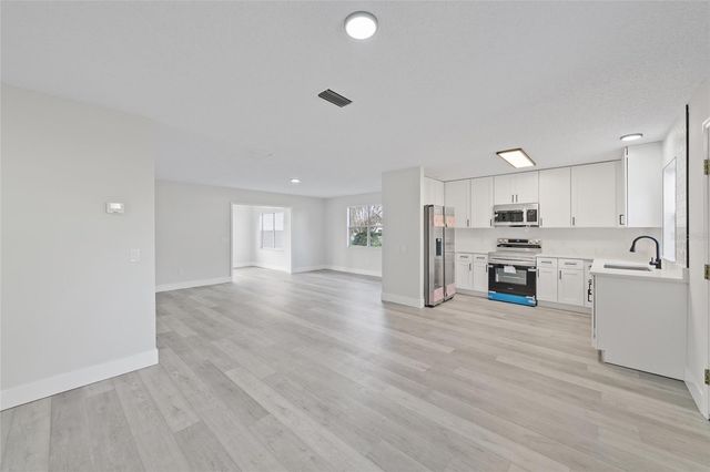 843 BOLIVAR STREET, Lady Lake, FL 32159