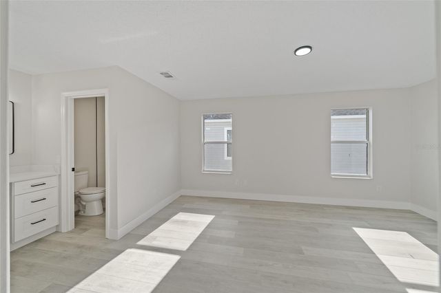 843 BOLIVAR STREET, Lady Lake, FL 32159