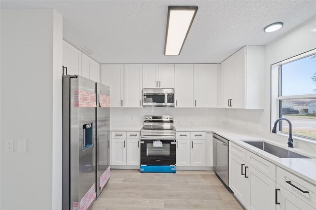 843 BOLIVAR STREET, Lady Lake, FL 32159