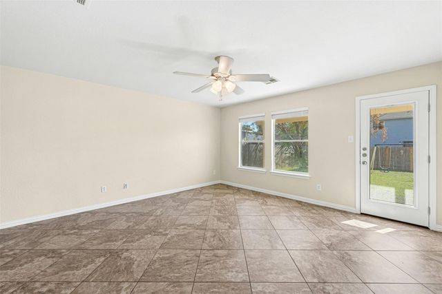 17913 Honey Locust LN, Elgin, TX 78621