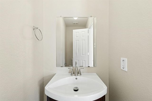 17913 Honey Locust LN, Elgin, TX 78621