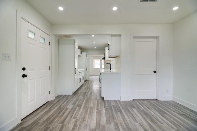 5236 N 56th STREET, Milwaukee, WI 53218