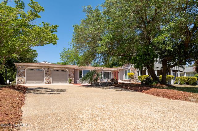 1984 Kings Landing Road, Hampstead, NC 28443