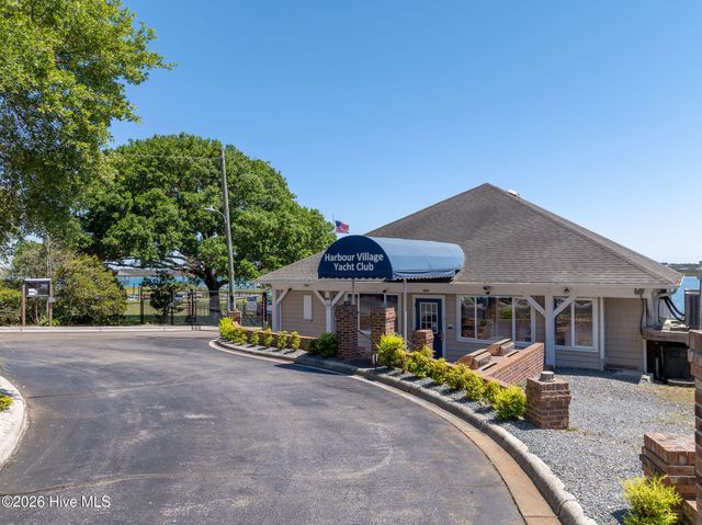 1984 Kings Landing Road, Hampstead, NC 28443