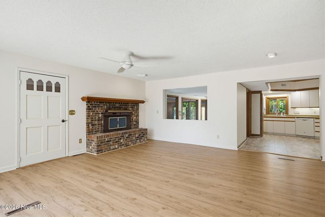 1984 Kings Landing Road, Hampstead, NC 28443
