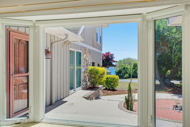 1984 Kings Landing Road, Hampstead, NC 28443