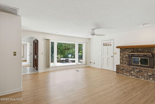 1984 Kings Landing Road, Hampstead, NC 28443