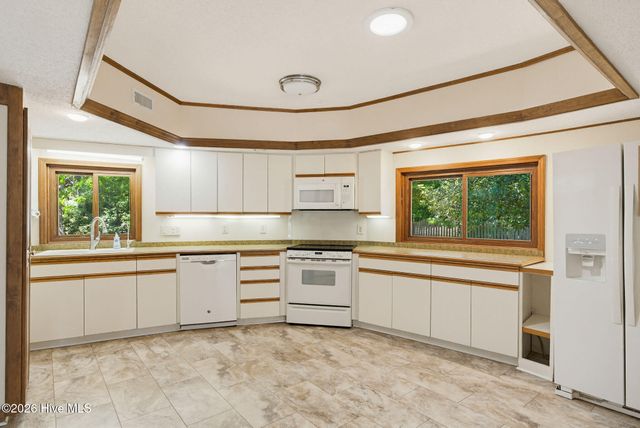 1984 Kings Landing Road, Hampstead, NC 28443