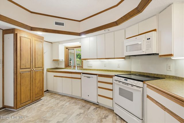 1984 Kings Landing Road, Hampstead, NC 28443