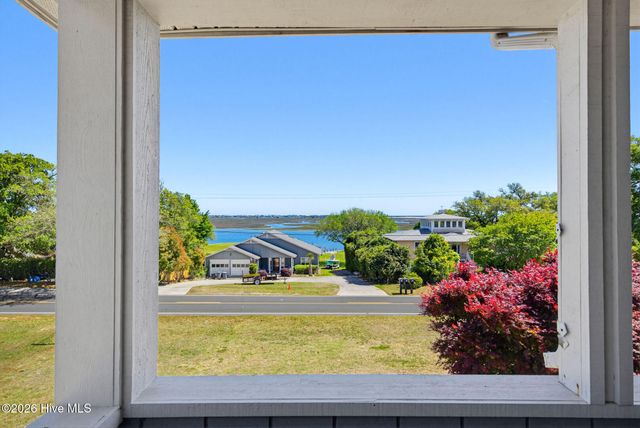 1984 Kings Landing Road, Hampstead, NC 28443
