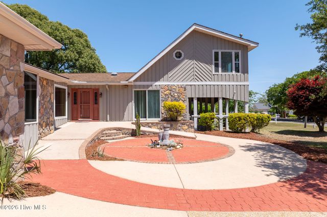 1984 Kings Landing Road, Hampstead, NC 28443