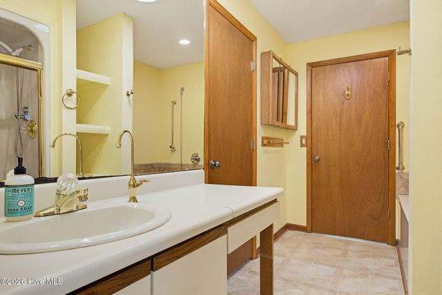 1984 Kings Landing Road, Hampstead, NC 28443