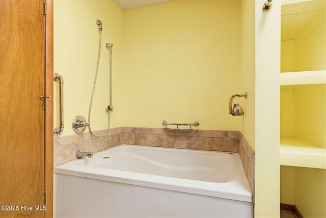 1984 Kings Landing Road, Hampstead, NC 28443