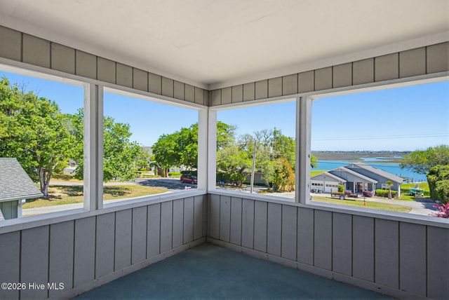 1984 Kings Landing Road, Hampstead, NC 28443