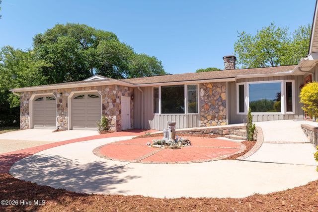 1984 Kings Landing Road, Hampstead, NC 28443