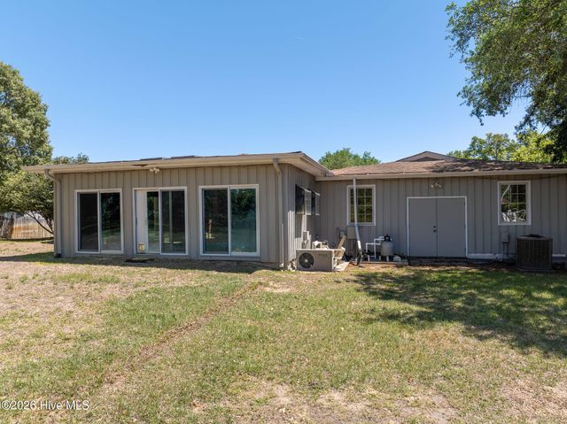 1984 Kings Landing Road, Hampstead, NC 28443