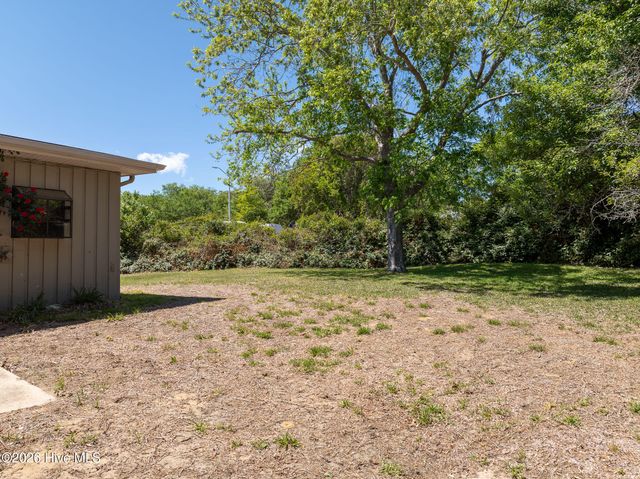 1984 Kings Landing Road, Hampstead, NC 28443